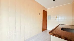 Image 11 - 878573
