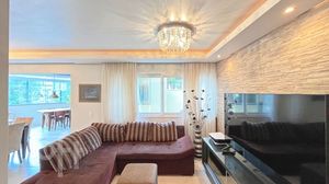 Image 9 - 878583