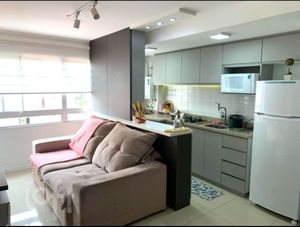 Image 13 - 878585
