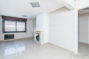 Image 21 - 878590