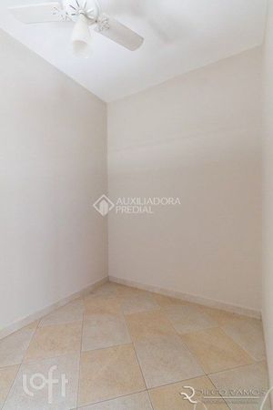 Image 7 - 878590