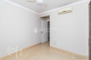 Image 9 - 878590