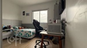 Image 10 - 878597