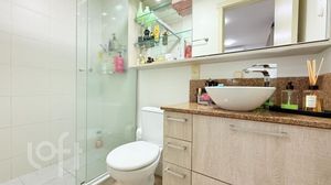 Image 15 - 878635