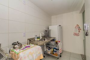 Image 21 - 878639