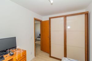Image 8 - 878639