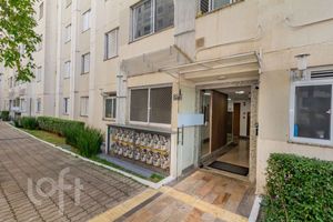 Image 31 - 878639
