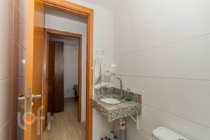 Image 16 - 878639