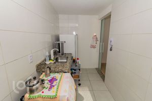 Image 22 - 878639