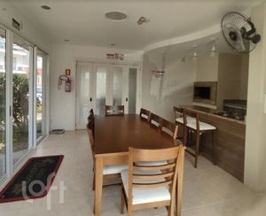 Image 15 - 878659