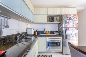 Image 22 - 878665