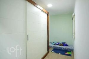 Image 4 - 878667
