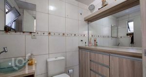 Image 12 - 878668