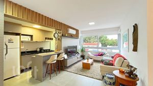 Image 6 - 878669