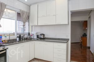 Image 13 - 878671