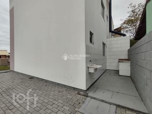 Image 17 - 878672