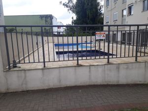 Image 6 - 878677