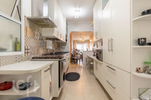 Image 8 - 878681
