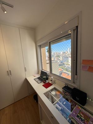 Image 12 - 878683