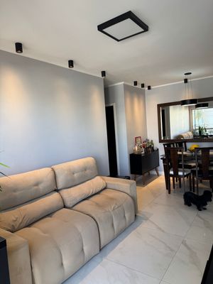 Image 4 - 878683