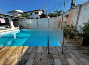 Image 18 - 878687