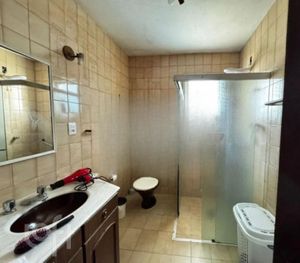 Image 19 - 878687