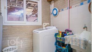 Image 31 - 878692