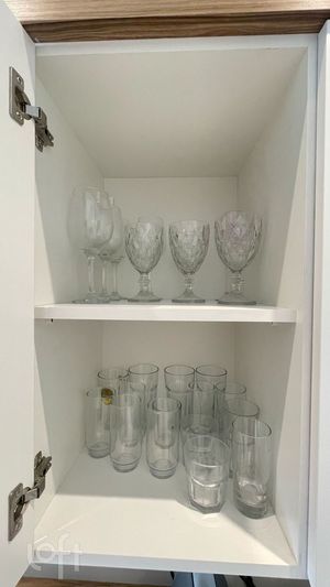 Image 16 - 878696