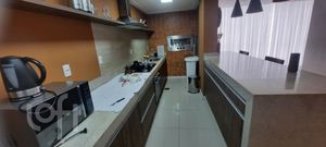 Image 29 - 878697