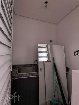 Image 10 - 878697