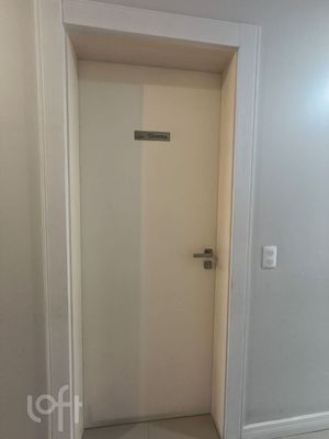 Image 31 - 878697