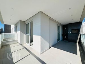 Image 12 - 878700
