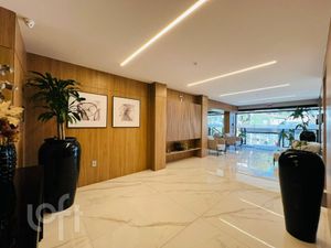 Image 14 - 878700