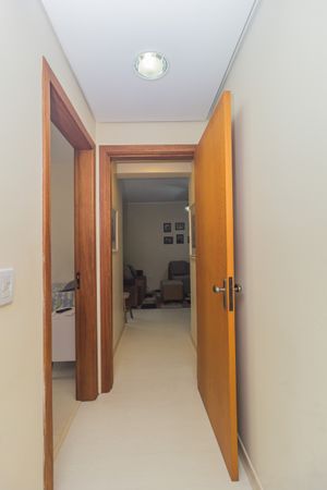 Image 6 - 878701