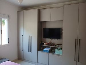 Image 8 - 878701