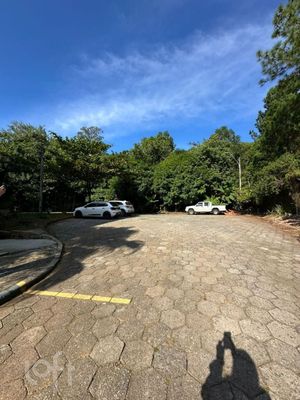 Image 10 - 878704