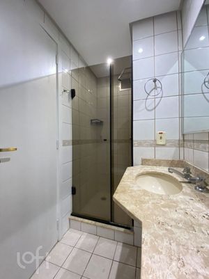 Image 19 - 878707