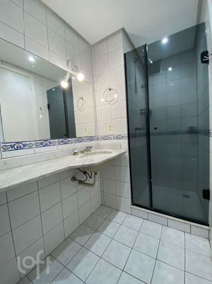 Image 13 - 878707