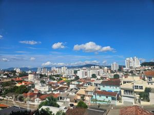 Image 12 - 878709