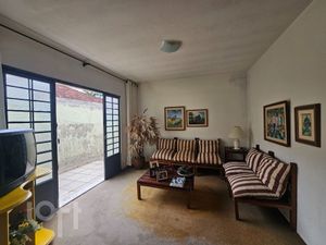 Image 8 - 878710