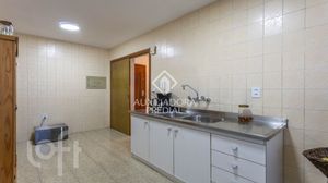Image 15 - 878716