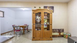 Image 11 - 878716
