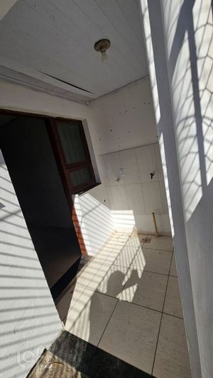 Image 18 - 878720