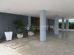 Image 17 - 878721