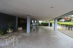 Image 18 - 878721