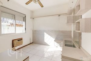 Image 11 - 878729