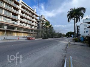Image 17 - 878739