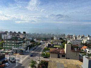 Image 11 - 878739