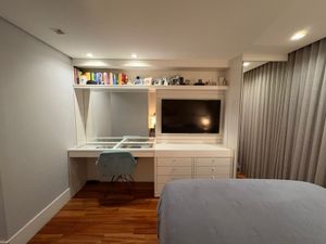Image 32 - 878742