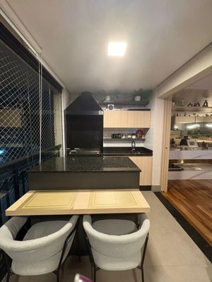 Image 11 - 878742